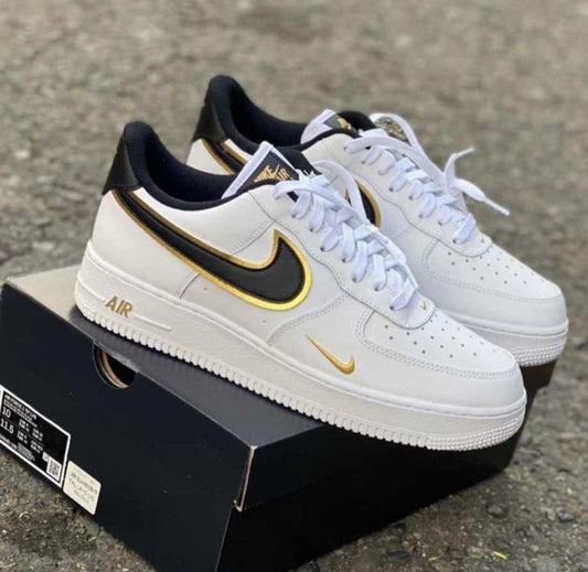 AF1 07 "Black White"